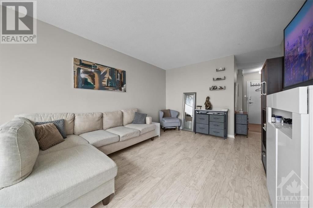 555 BRITTANY DRIVE UNIT#PH4 Image 11