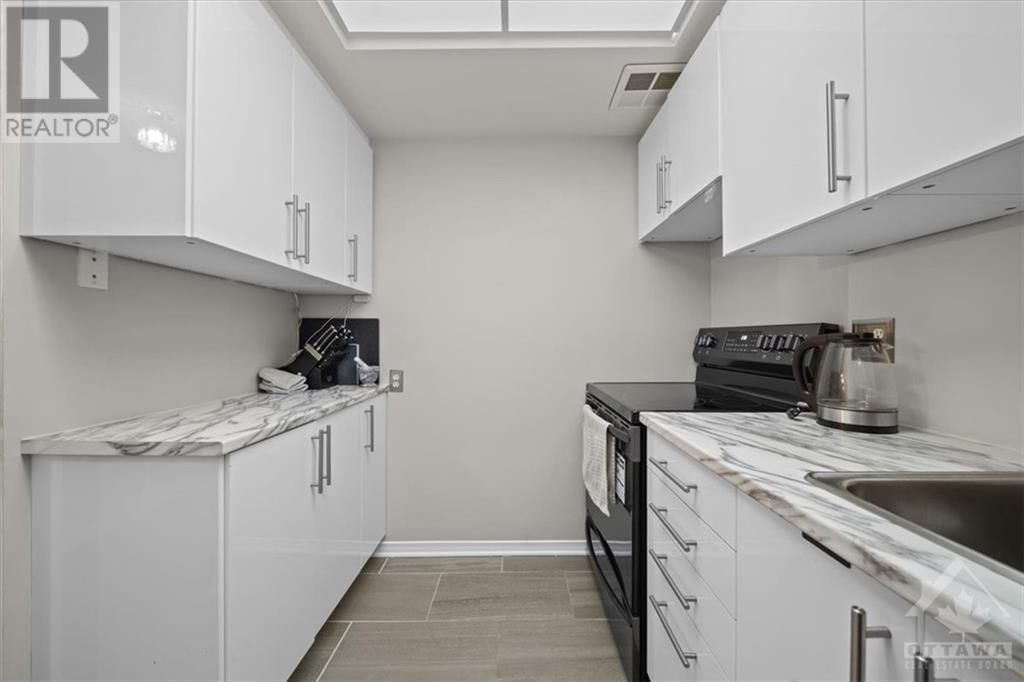 555 BRITTANY DRIVE UNIT#PH4 Image 6