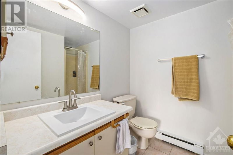 156 RUSHFORD Private  Ottawa, K1T3C6 | Image 13