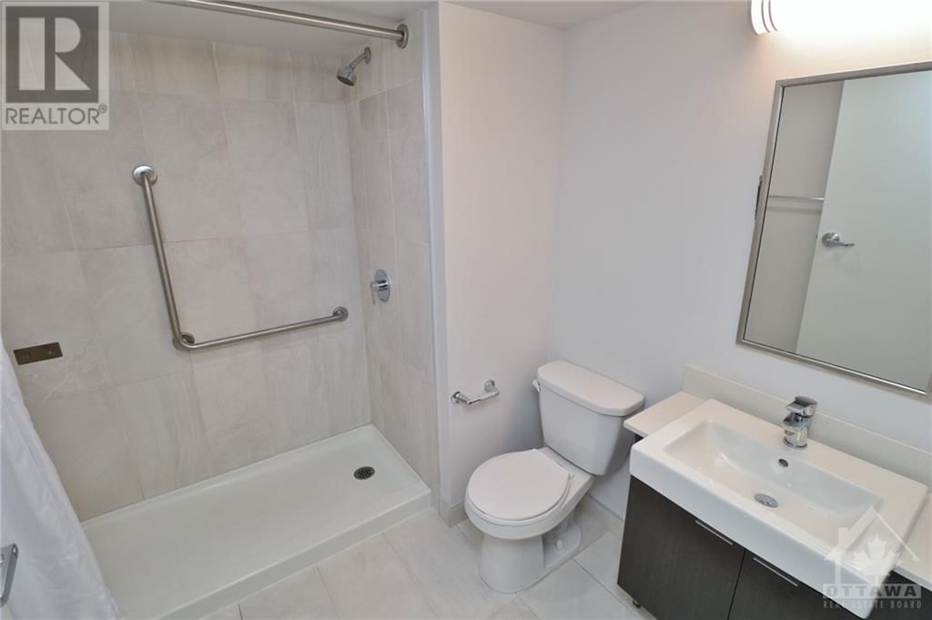 105 CHAMPAGNE AVENUE UNIT#1917 Image 13