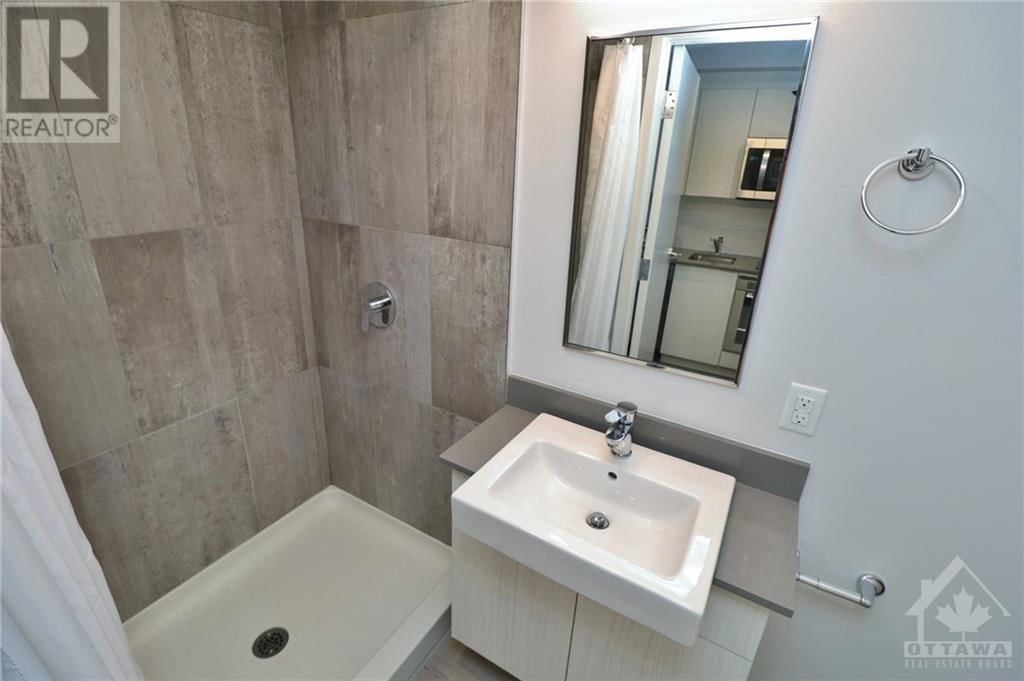 105 CHAMPAGNE AVENUE UNIT#908 Image 14