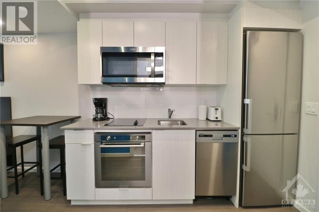 105 CHAMPAGNE AVENUE UNIT#908 Image 3