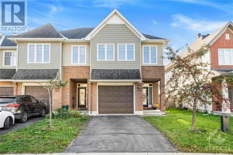 715 HAZELNUT Crescent  Ottawa, K1T0K1 | Image 1