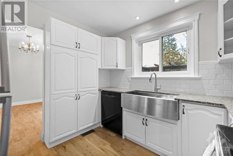 862 BORLAND Drive  Ottawa, K1E1X5 | Image 11