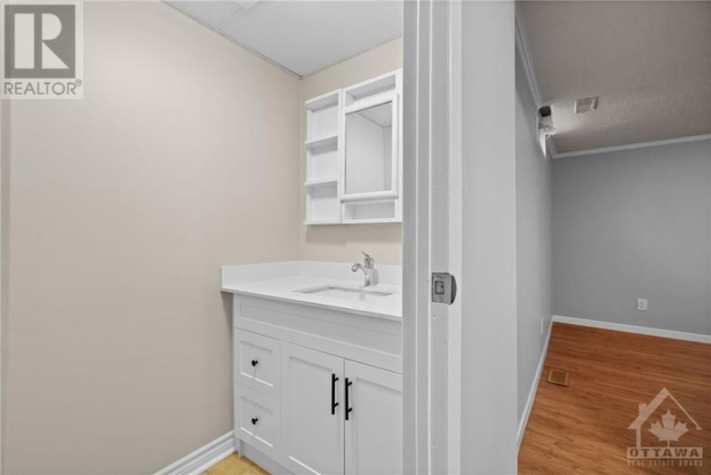 862 BORLAND Drive  Ottawa, K1E1X5 | Image 23