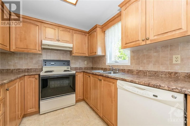 3754 AUTUMNWOOD Street  Ottawa, K1T2K8 | Image 4