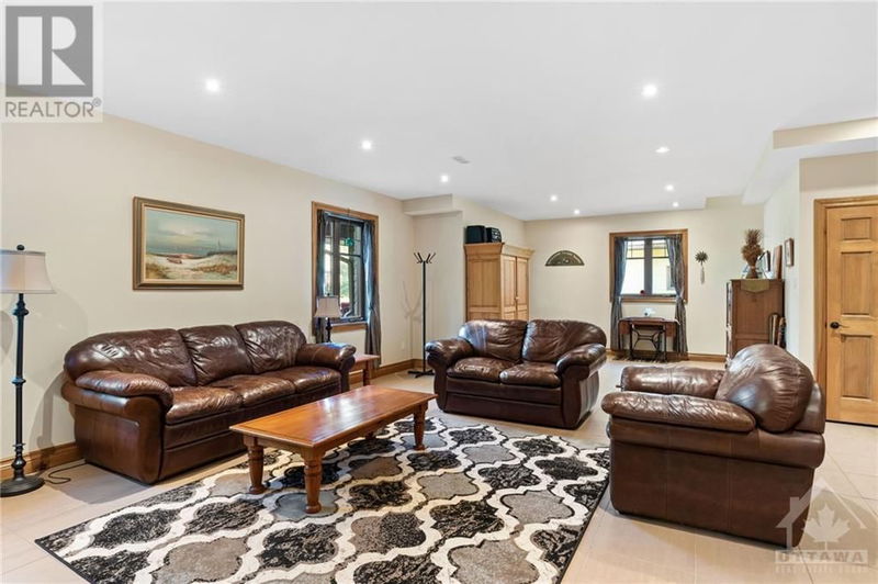 2450 RIVER Road  Ottawa, K4M1B4 | Image 19