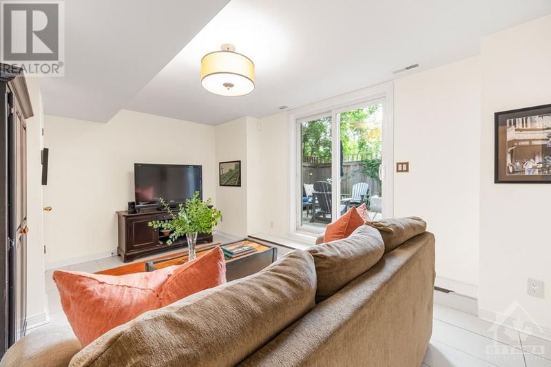 30 CHARLES Street  Ottawa, K1M1R2 | Image 22