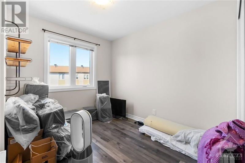 33 LEACROSS Private  Ottawa, K1C0C4 | Image 15