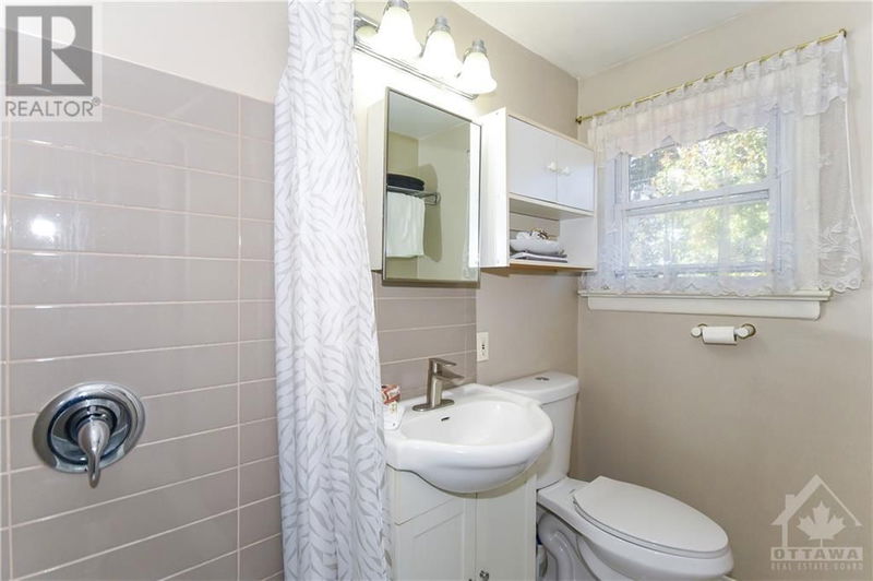 840 CUMMINGS Avenue  Ottawa, K1K2L4 | Image 18