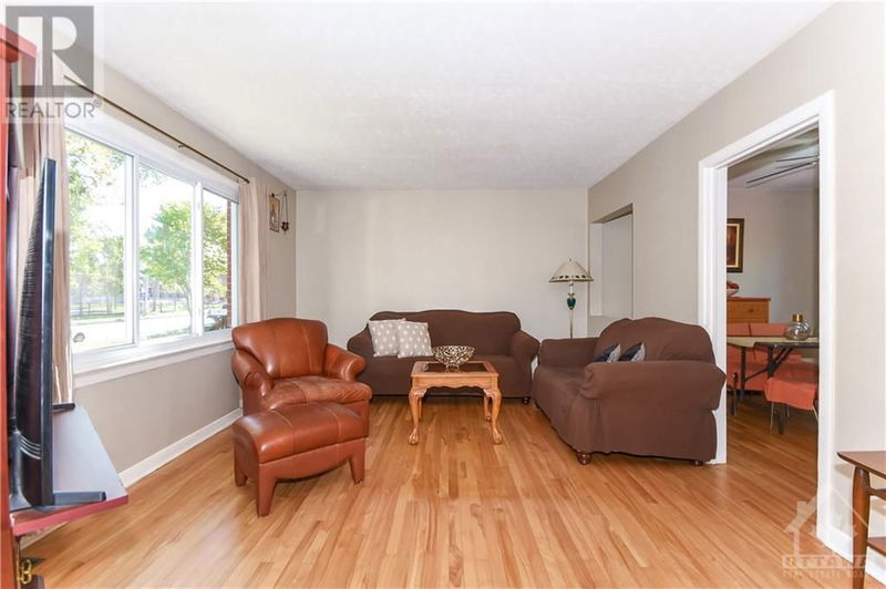 840 CUMMINGS Avenue  Ottawa, K1K2L4 | Image 6