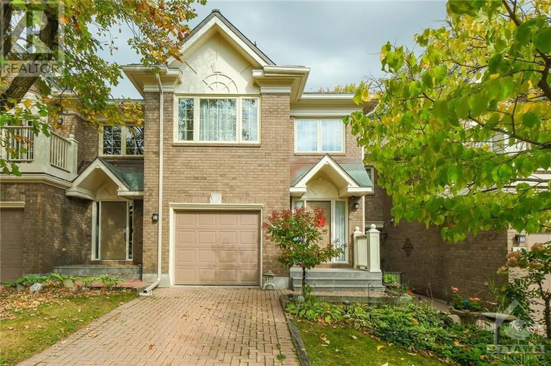 13 WATERFORD Way  Ottawa, K2E7V4 | Image 1