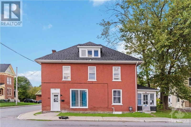 100 BROCKVILLE Street  Smiths Falls, K7A3Y2 | Image 1