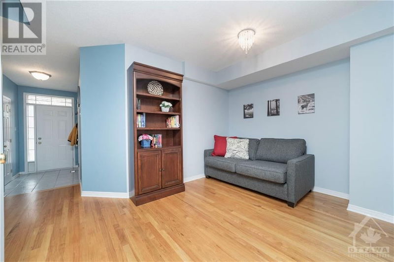 36 SANTA CRUZ Private  Ottawa, K1G6M4 | Image 12