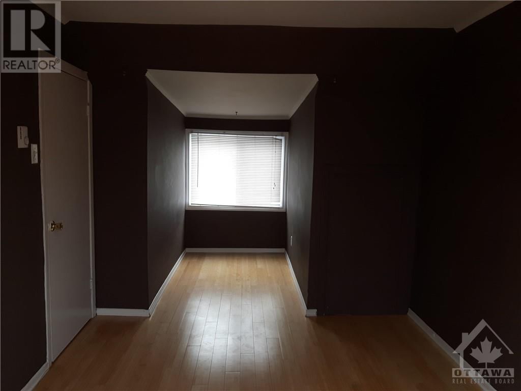 375 CHURCHILL AVENUE UNIT#1 Image 4