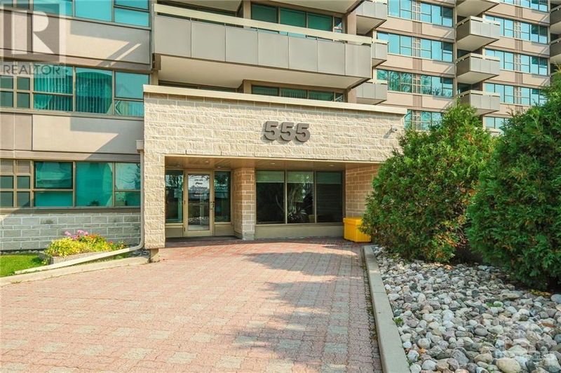  1112 - 555 BRITTANY Drive  Ottawa, K1K4C5 | Image 1