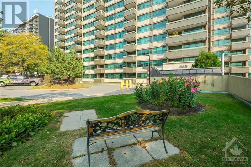  1112 - 555 BRITTANY Drive  Ottawa, K1K4C5 | Image 3