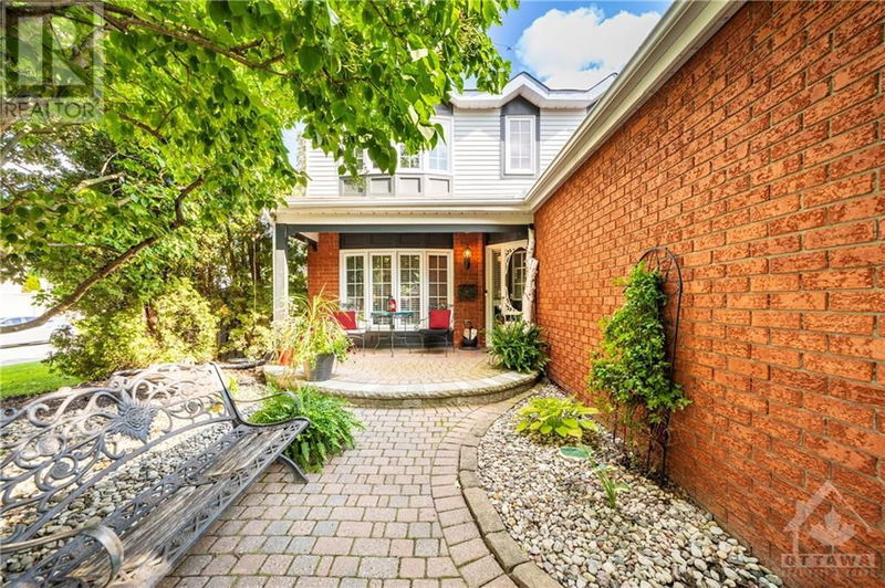 32 ELLISSON Way  Ottawa, K1G4P6 | Image 3