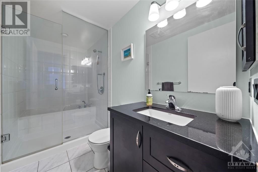 808 BRONSON AVENUE UNIT#202 Image 16