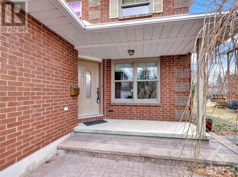 222 WALDEN Drive  Ottawa, K2K2K6 | Image 2