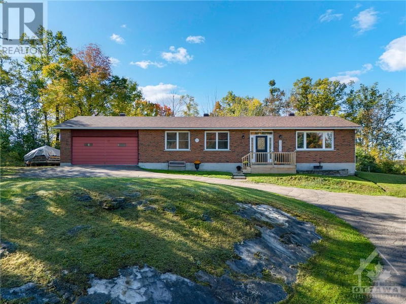 503 COLLINS Road  Renfrew, K7V3Z8 | Image 2