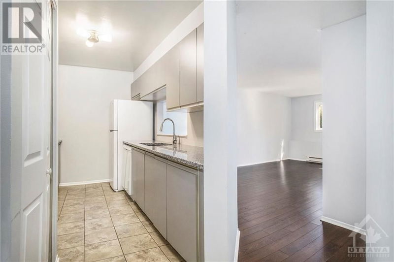  105 - 280 BRITTANY Drive  Ottawa, K1K4M4 | Image 7