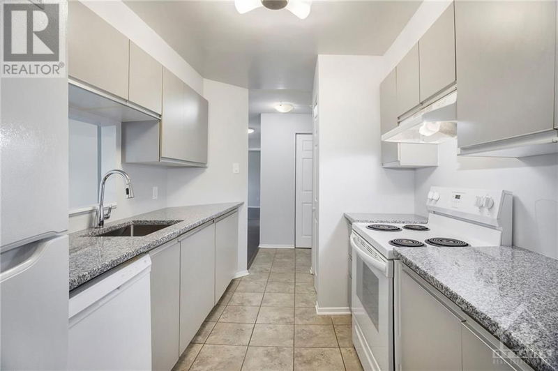  105 - 280 BRITTANY Drive  Ottawa, K1K4M4 | Image 9