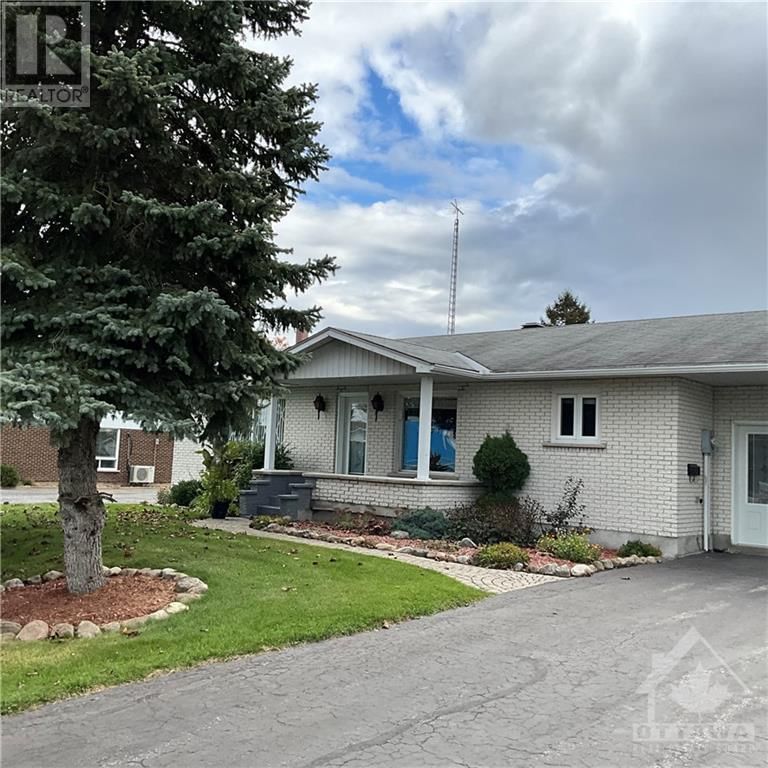 132 CALEDONIA Road  St Isidore, K0C2B0 | Image 1