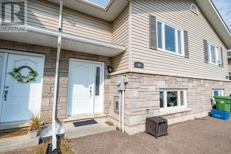 16 WILLIAM THOMAS Drive  Petawawa, K8H0C3 | Image 1