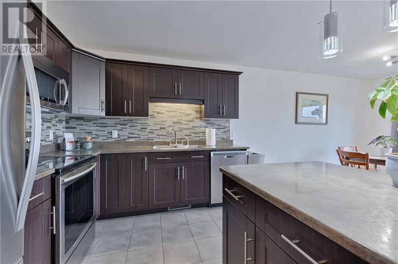 30 WINSTON Avenue  Petawawa, K8H0C1 | Image 11