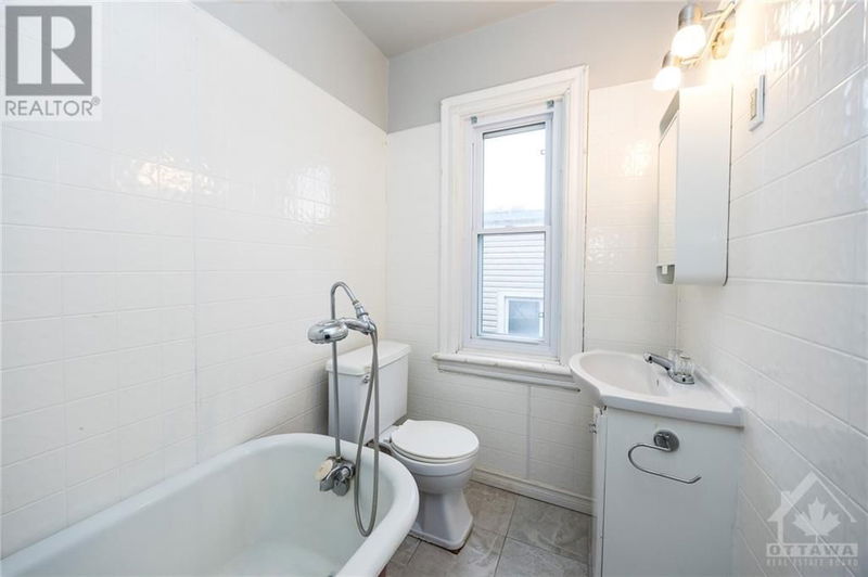 220 STRATHCONA Avenue  Ottawa, K1S1X8 | Image 12