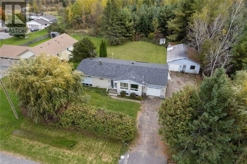 375 WHITE WATER Road  Pembroke, K8A6W4 | Image 1