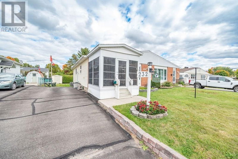 232 AIRTH Boulevard  Renfrew, K7V2J8 | Image 2