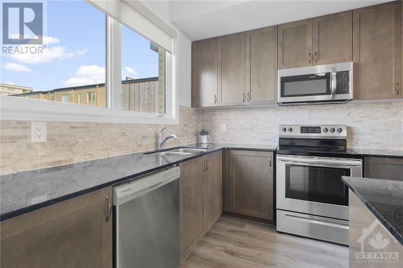 797 MIKINAK Road  Ottawa, K1K4Z9 | Image 11