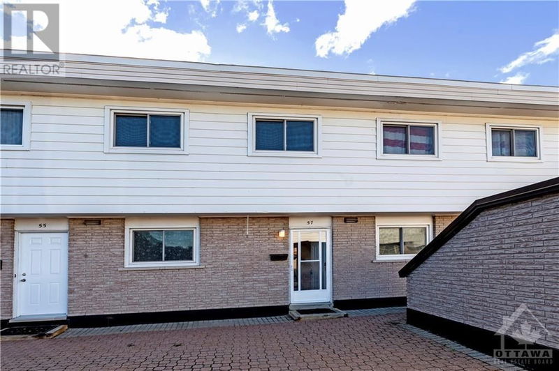 57 HADLEY Circle  Ottawa, K2H7Z8 | Image 1