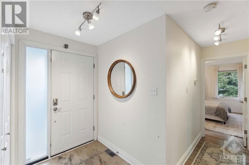 1377 LEIGH Crescent  Ottawa, K1J8E5 | Image 2