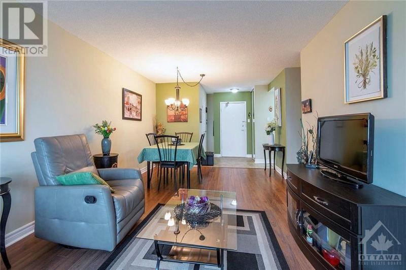  814 - 555 BRITTANY Drive  Ottawa, K1K4C5 | Image 5