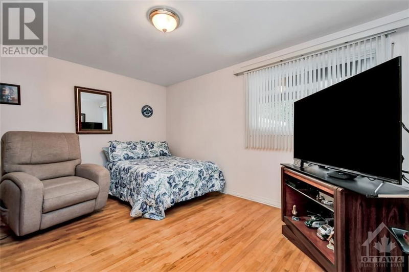 1312 AVENUE R Avenue  Ottawa, K1G0B9 | Image 11