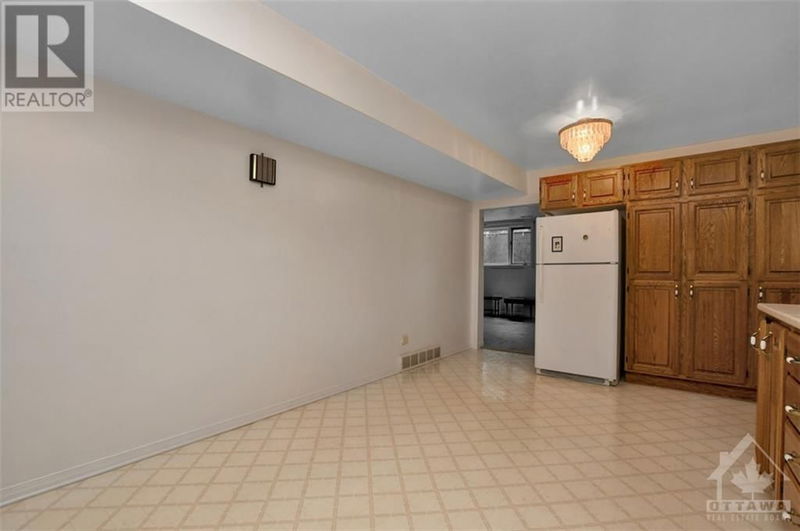 1312 AVENUE R Avenue  Ottawa, K1G0B9 | Image 16