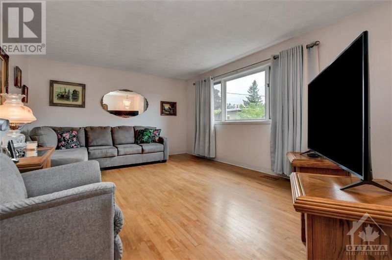 1312 AVENUE R Avenue  Ottawa, K1G0B9 | Image 5