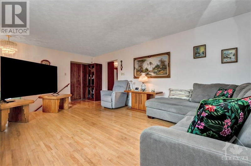 1312 AVENUE R Avenue  Ottawa, K1G0B9 | Image 6