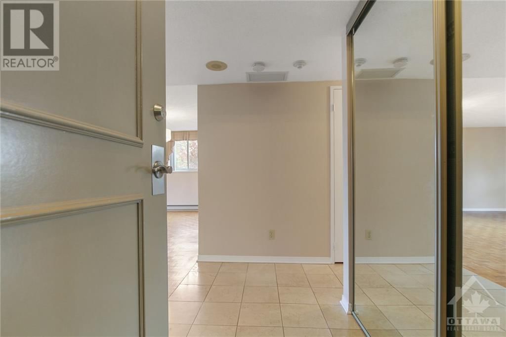 1705 PLAYFAIR DRIVE UNIT#212 Image 4