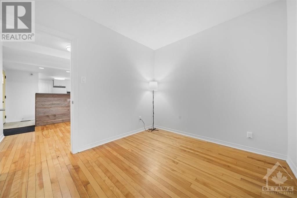 135 UPPER LORNE PLACE UNIT#1 Image 9