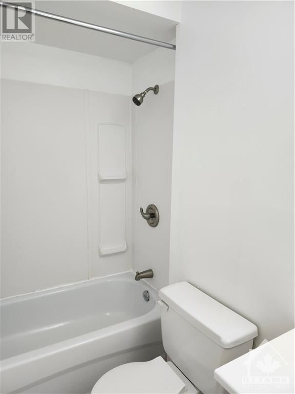 1100 AMBLESIDE DRIVE UNIT#216 Image 20