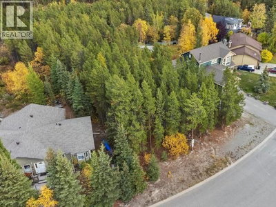 520 GROVE STREET | Whitehorse Yukon | Slide Image Two