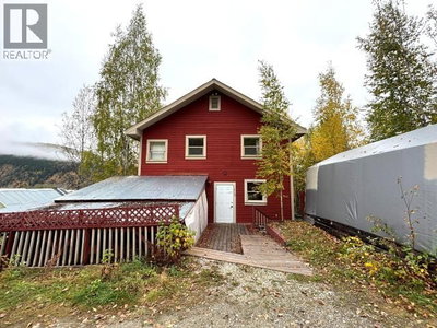 1217 7TH AVENUE | Dawson City Yukon | Slide Image Two