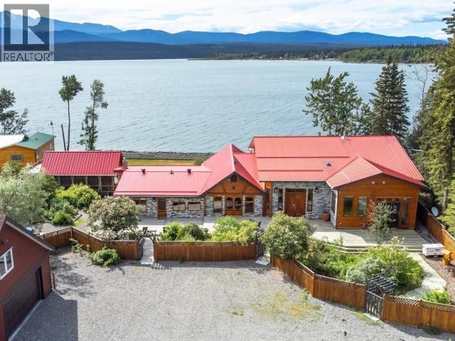 14 BAYVIEW ROAD Whitehorse South Yukon, Y0B 1Y0 - 2 Bedrooms Waterfront Home For sale