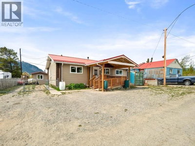 414 TLINGIT AVENUE | Whitehorse South Yukon | Slide Image Two