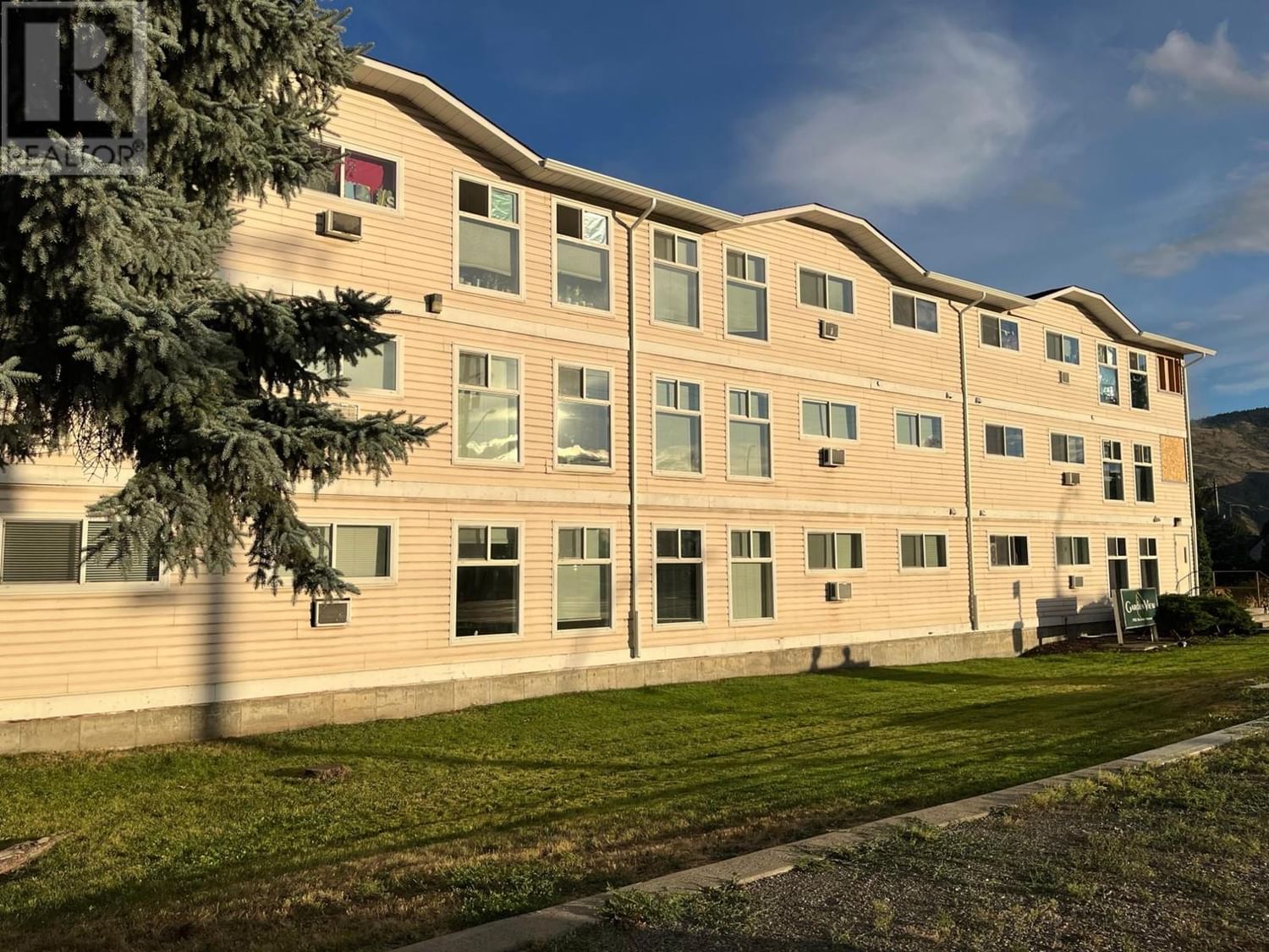 1760 BRUNNER Avenue Unit# 313 Image 1