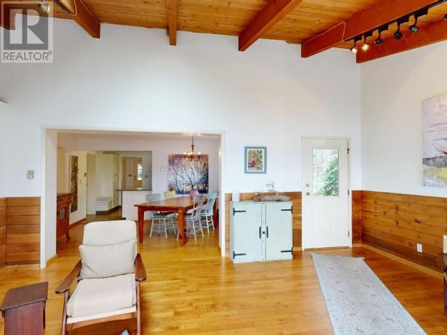 10989 DUNLOP ROAD Image 17